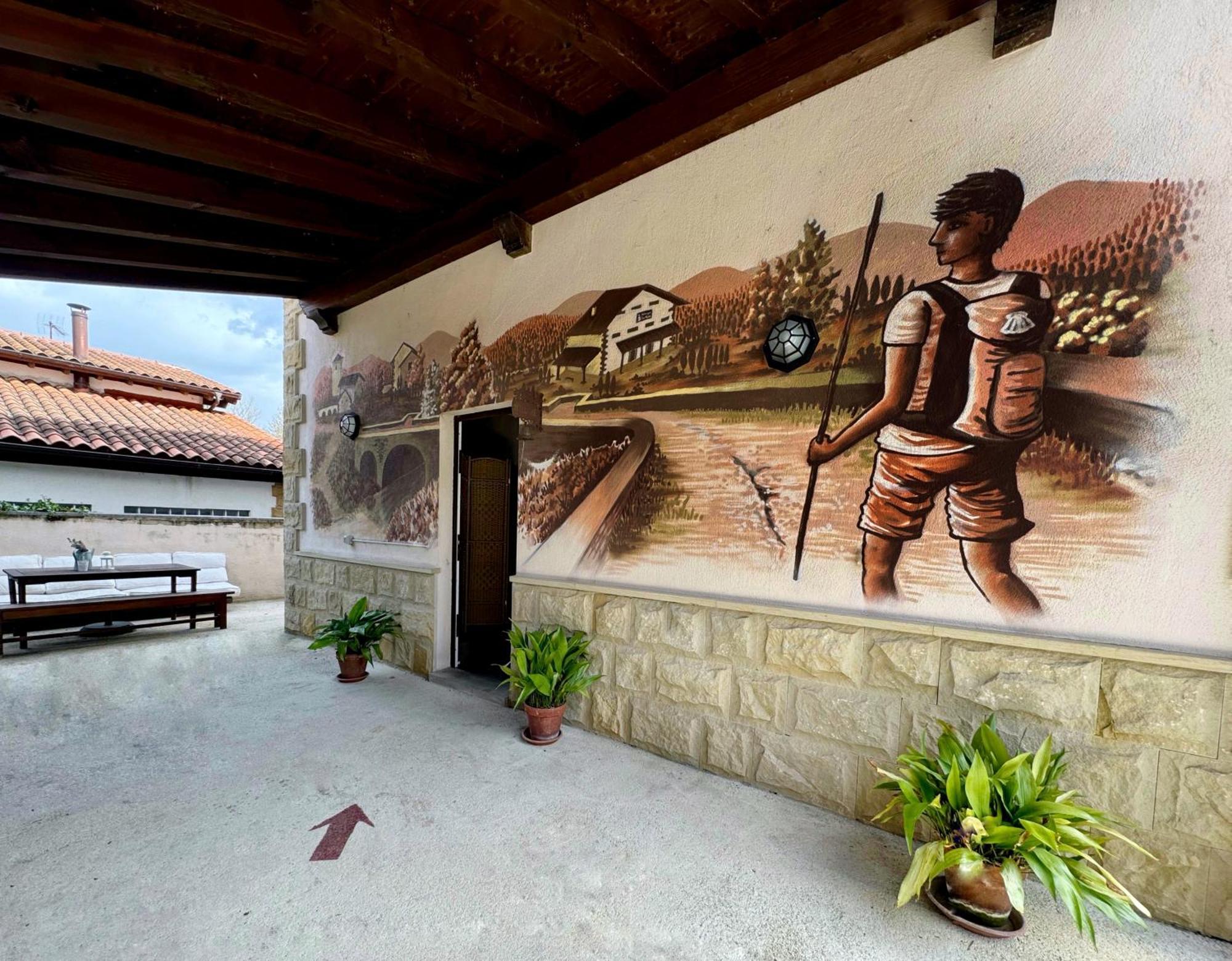Albergue San Nicolas Larrasoana Buitenkant foto